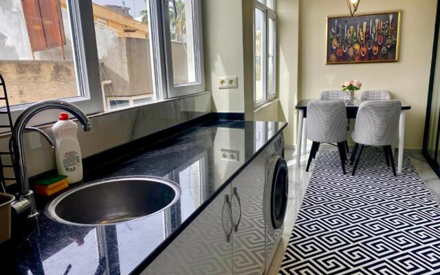 JAZZY LUXURIOUS FAMILY HOMES 100 Mb Wi-Fi