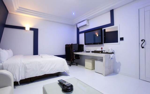 Cheongju Kkuljam PC Hotel