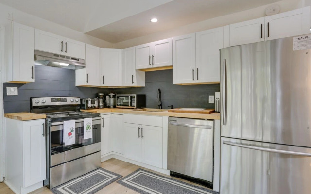 Modern Poconos Chalet w/ Private Hot Tub, Fire Pit