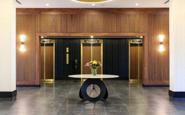 Radisson Blu Vancouver Airport Hotel & Marina - Image 2