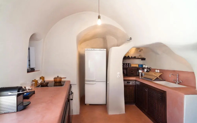 Nido House in Santorini