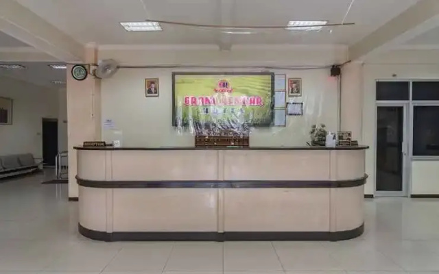 Grand Kembar Hotel Mitra RedDoorz