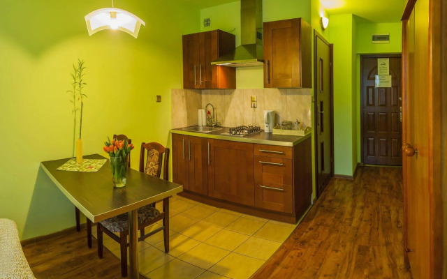 Flower Rooms & Apartments