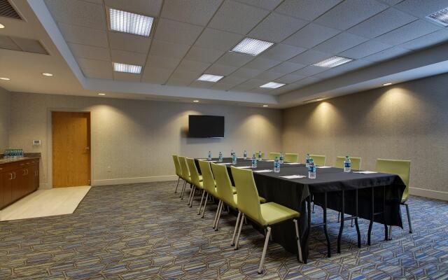 Holiday Inn Express & Suites Morris by IHG
