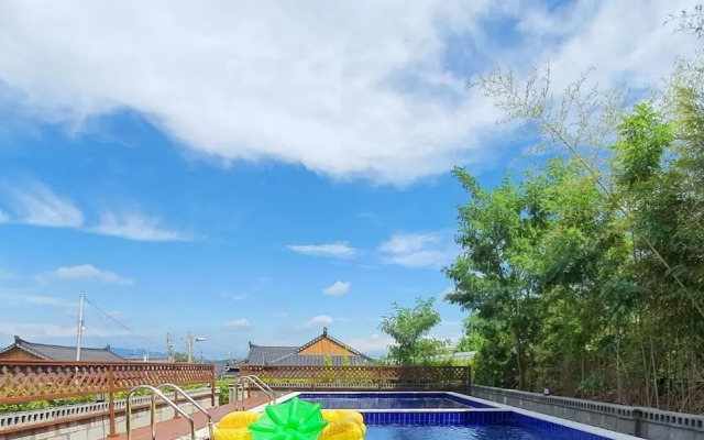 Silla Family Hotel