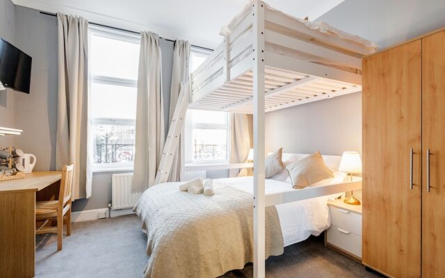 Donatello Rooms Aldgate