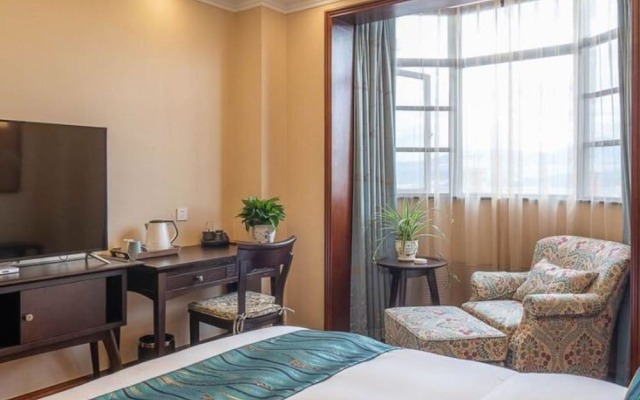 Floral Hotel Tengchong Yishuli Hotspring