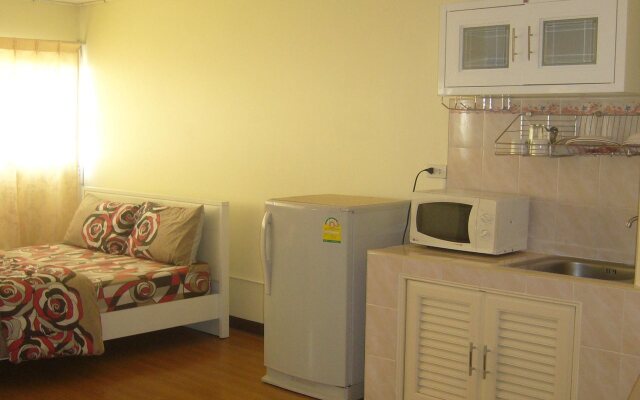 Chan Kim Don Mueang Airport Guest House