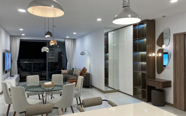 DongDong Apartment in Sunwah Pearl