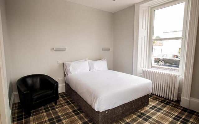 Crown Court Hotel & Bar.