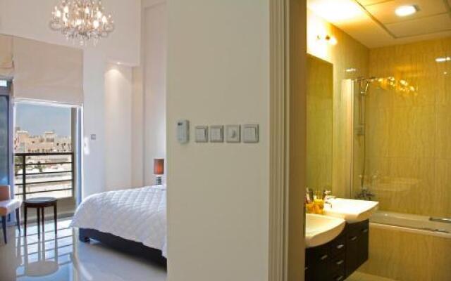 Almoayyed Suites