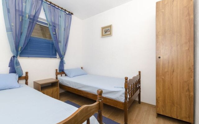 Apartments Dinko