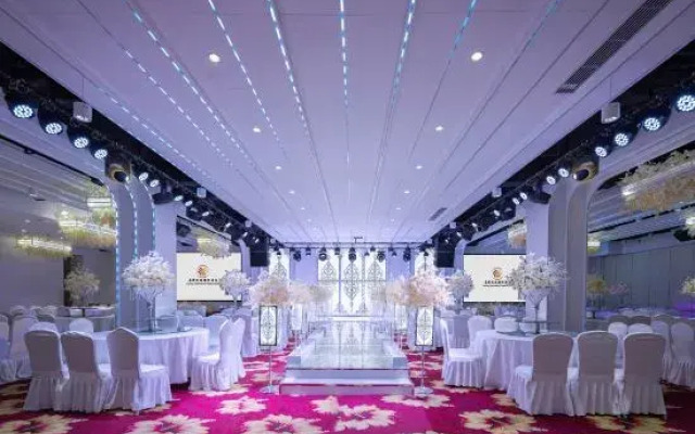 Wuhan Canglong Avenue High-speed Railway Kerry International Hotel