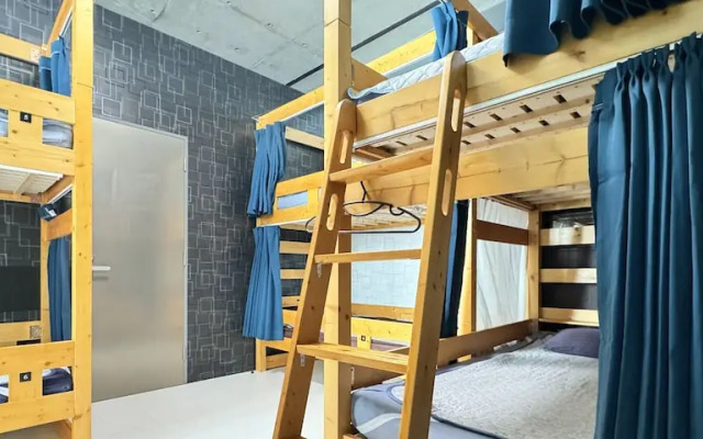 Hotel Adonis - Hostel