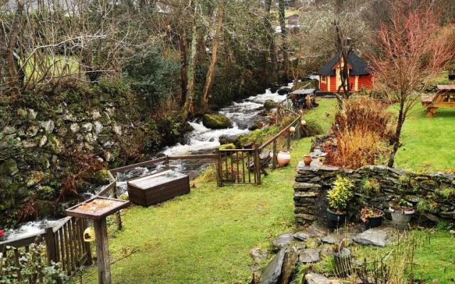 Rooms by the River at Glan Aber