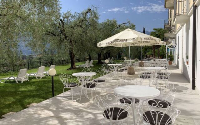 Englo Vacanze (RDG120)