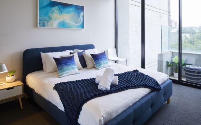 Apt Walking Distance to MCG & Epworth Hospital