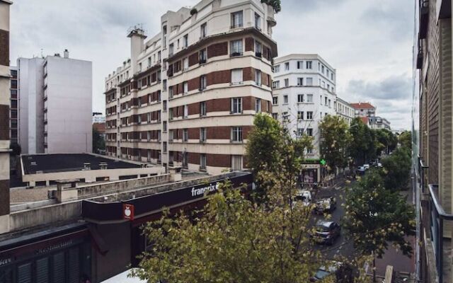 Superb Apartment at the Gateway to Paris