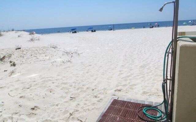 Gulf House 401 3 Bedroom Condo by RedAwning