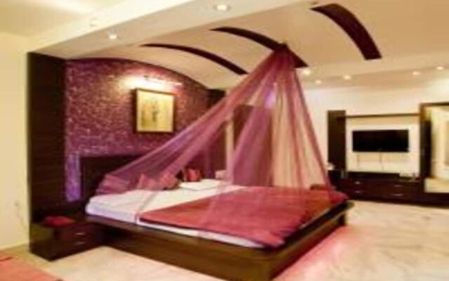 Hotel Surpin Palace