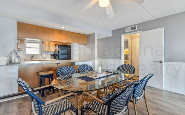 Amelia South 2 Bedroom Condo by RedAwning