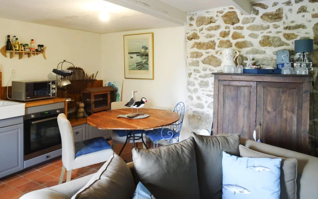 Charming Holiday Home Near the Beach, Locquemeau