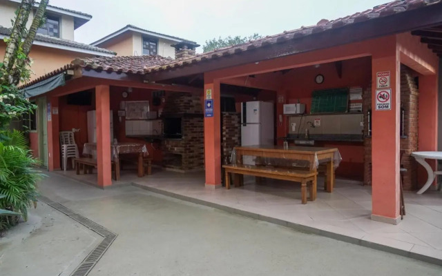 Apartamento Duplex a 100 metros da Praia de Boracéia