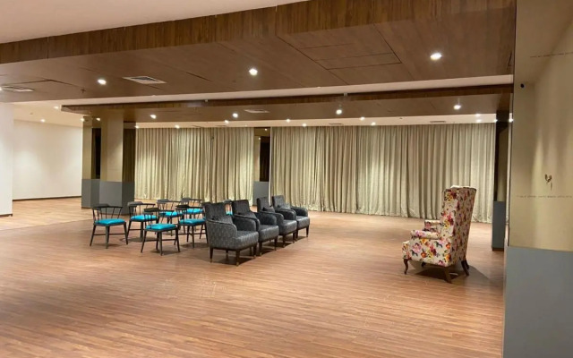 Click Hotel LH Seven Morbi