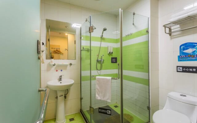 7 Days Inn (Guangzhou Shiqiao Metro Station Yifa Pedestrian Street)