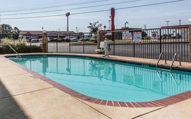 Comfort Inn & Suites Hamilton Place