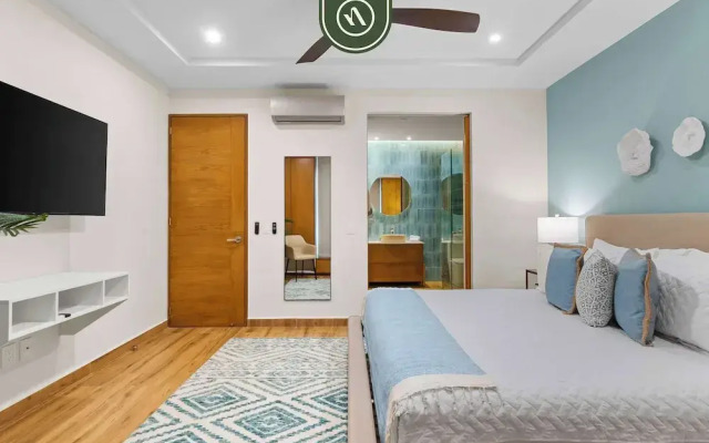 New Stylish 1 BR Condo - Ocean Views - Flex Room