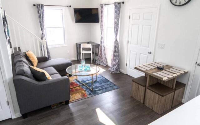 2 Blocks from Beach-Sleeps 16