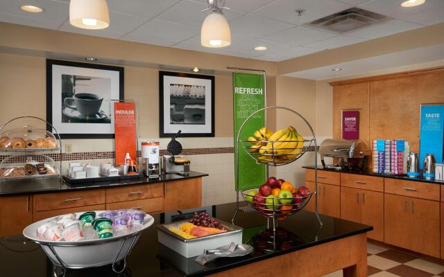 Hampton Inn & Suites Canton