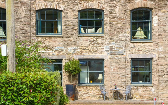 No1 The Pottery, Dartmouth