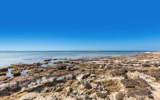 Casa Acquazzurra by BarbarHouse