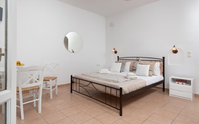 Aqua Naxos Apartments and Suites