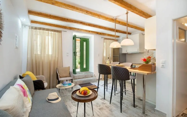 Loggos Couple Suite By Konnect