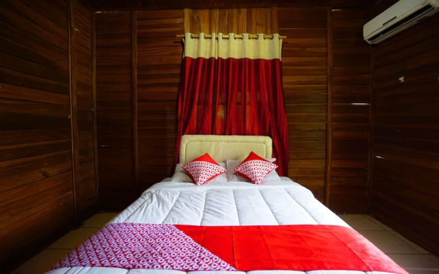 OYO 1254 Golden Lake Resort