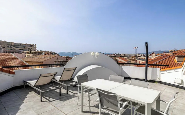 Luxury Penthouse 120ma2 in the Heart of Cannes