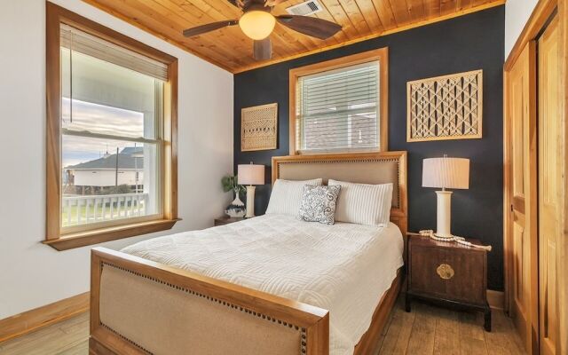 The Sandcastle 4 Bedroom Home by RedAwning