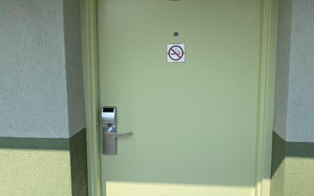 Red Carpet Inn and Suites