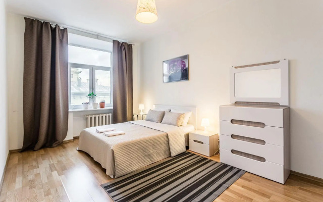 Apartments on Smolenskaya Square 13/21