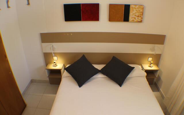 Almadraba F2 in Roses