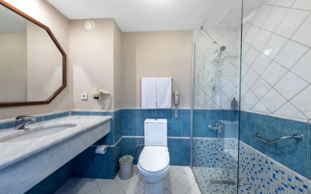 Senza Sunset Beach Hotel