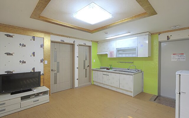 Daecheon Mama Pension