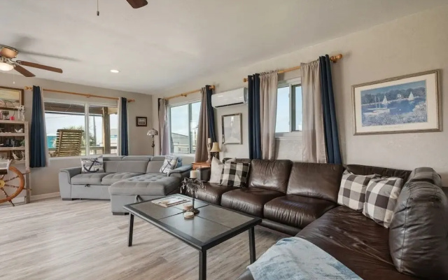 Lazy Lagoon 1 Bedroom Home