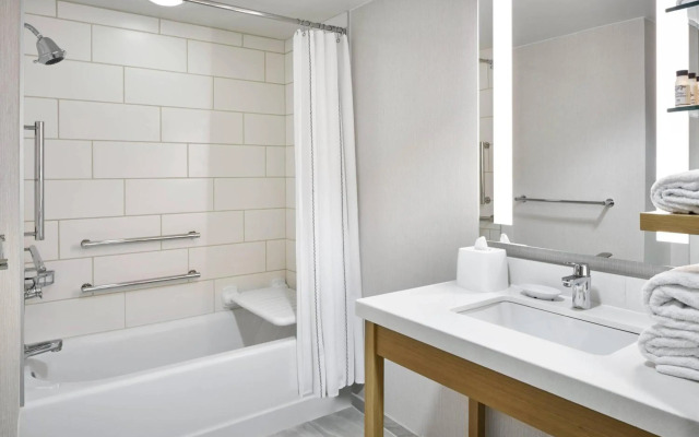 Delta Hotels by Marriott Norfolk Airport