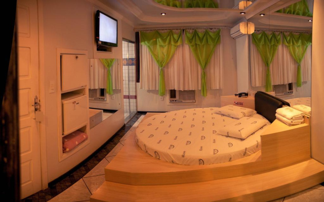 Sense Motel