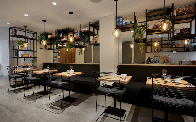 14 Urban Hotel