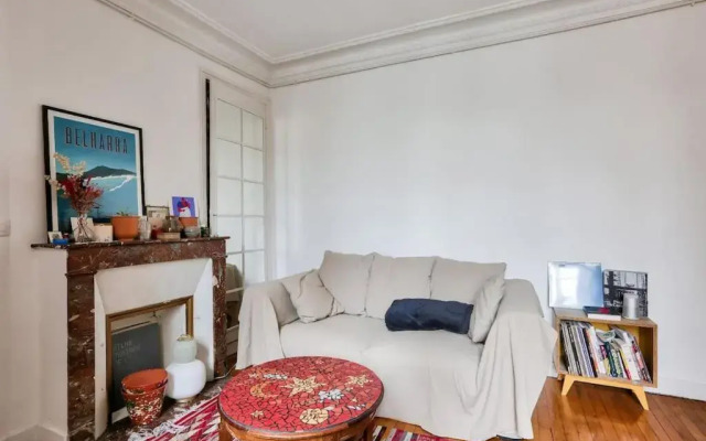 Lovely apt a stone's throw from Montmartre